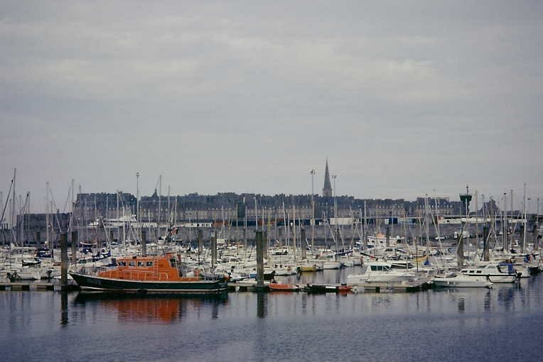 0004KM 990 18AUG02 Frankreich St. Malo.jpg